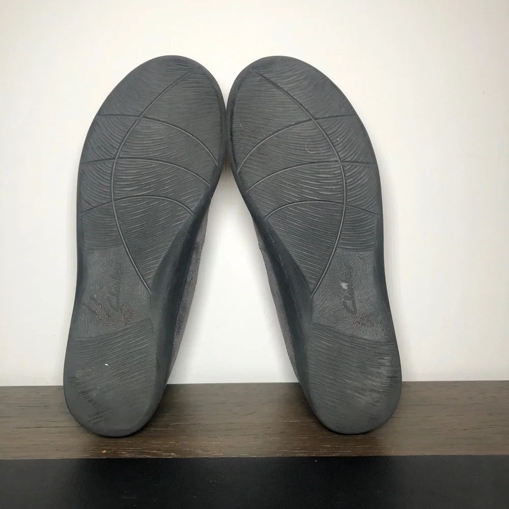Clarks Women's Gray Slip-On Sneakers